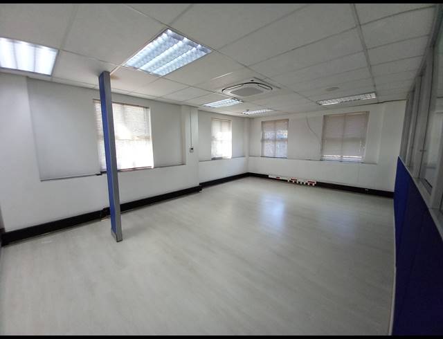 1,940M² OFFICE TO LET IN BRYANSTON
